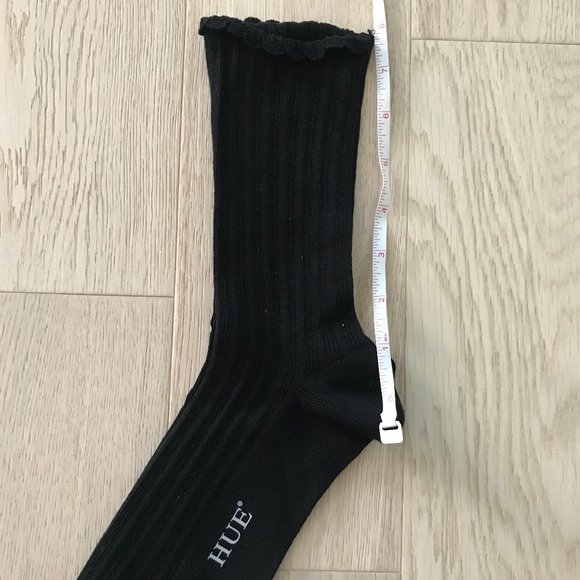 NWOT - Hue Women's Scalloped Pointelle Sock - Picture 6 of 6